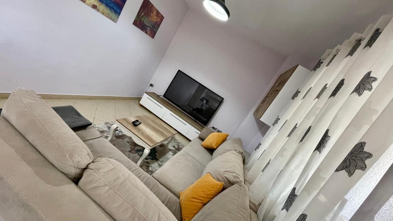 Endri'S Apartments Tirana Esterno foto